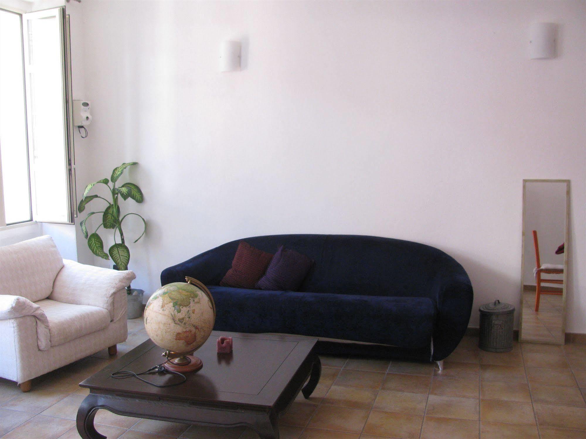 Casa Marina Guesthouse Кальяри Экстерьер фото